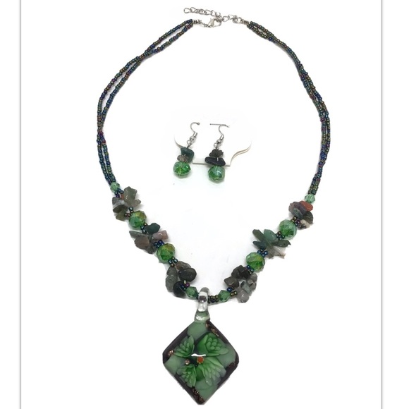 Fashion Green Floral Glass Necklace & Earring Set - Picture 2 of 10